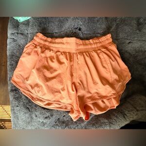 Lululemon Hotty Hot Low-Rise Lined Shorts 2.5” Coral Kiss Size 8
